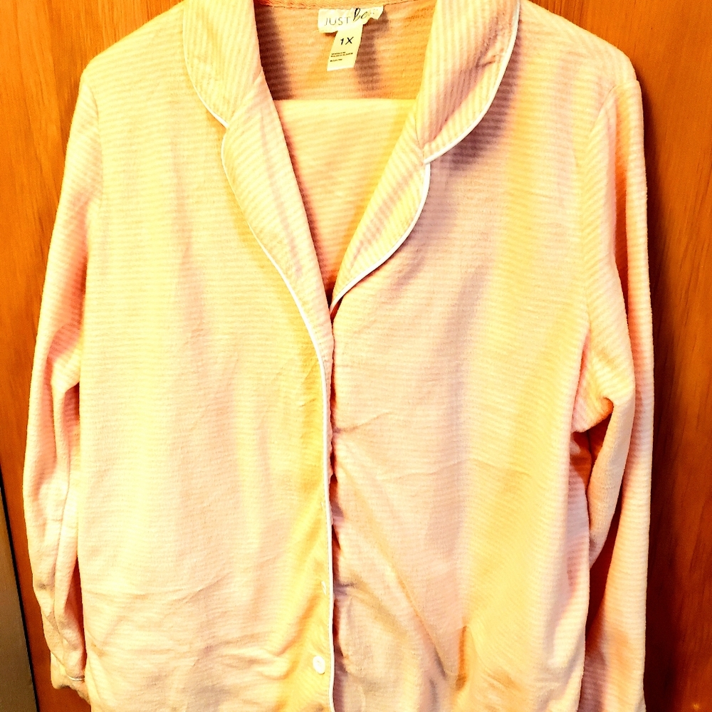 Pretty set of women's pink striped pajama set size 1x
